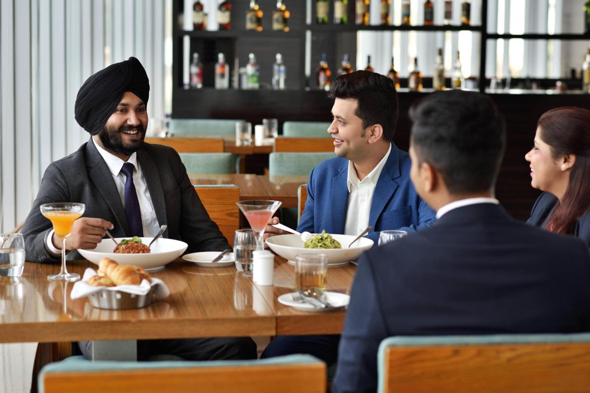 Fairfield by Marriott Bengaluru Rajajinagar Hotell Exteriör bild