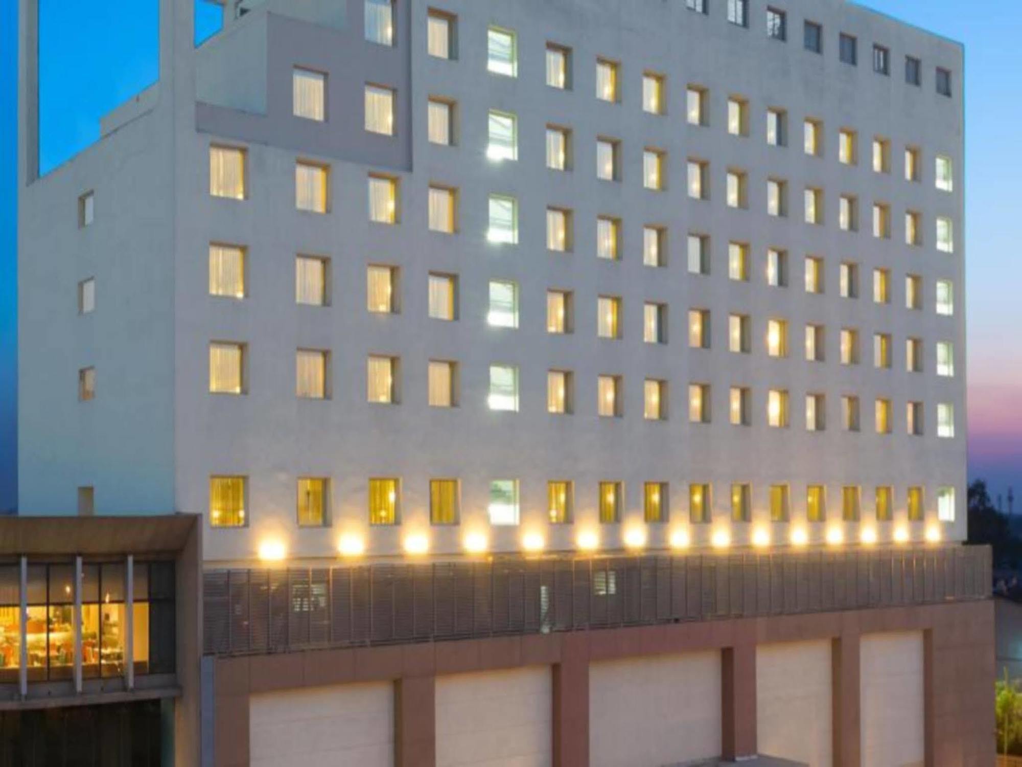Fairfield by Marriott Bengaluru Rajajinagar Hotell Exteriör bild